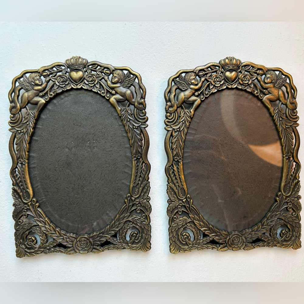 Ornate Bronze Cherub Oval Picture Frame - Decorative Home Accent